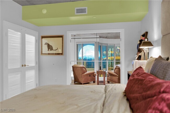 Building Photo - 360 E Desert Inn Rd