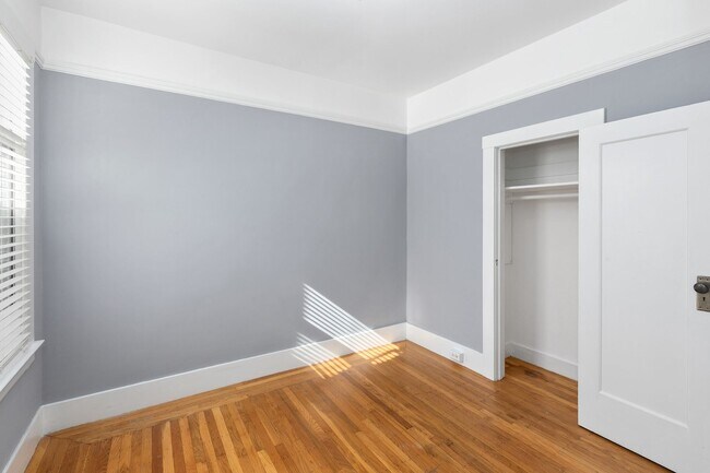 Building Photo - 2272 Greenwich St