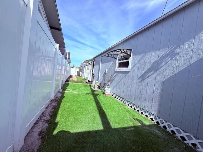 Building Photo - 4514 W Fern St
