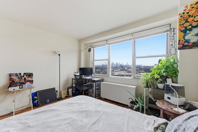 Building Photo - 201 St Pauls Ave