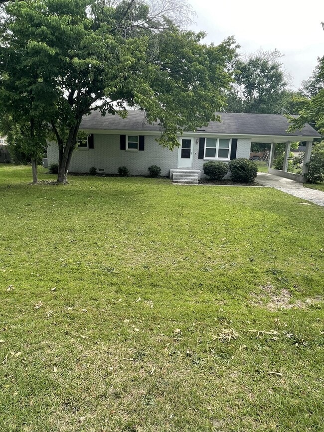 Building Photo - 2211 3rd Loop Rd