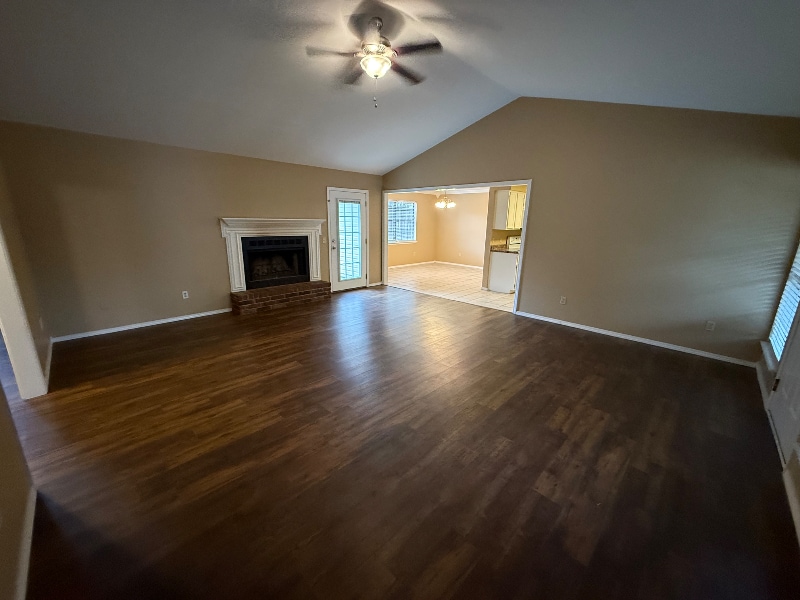 Building Photo - 305 Preston Dr