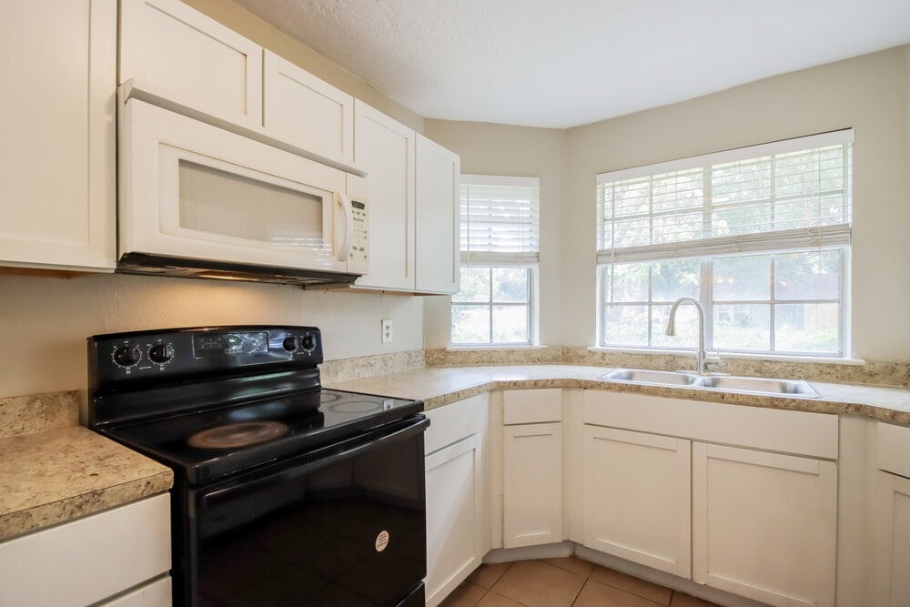 Building Photo - 8215 Eastern Bluebird Dr