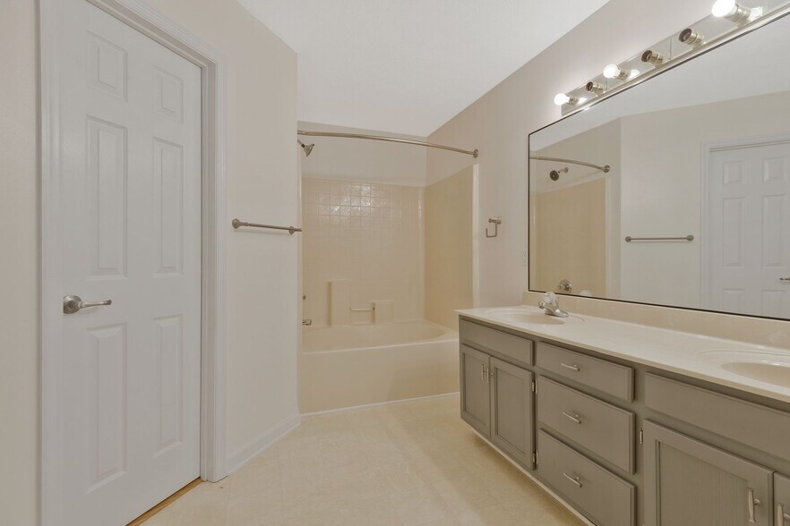 Building Photo - 5204 Catspaw Dr