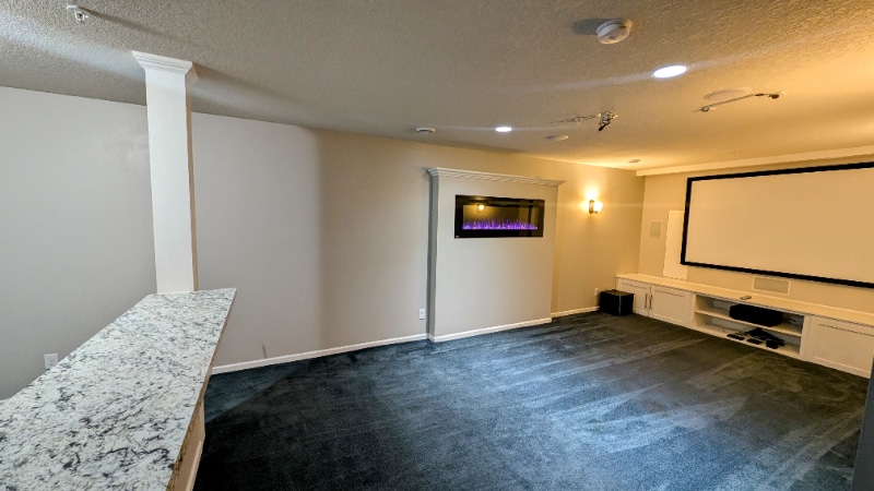 Building Photo - 2568 Vierling Dr E