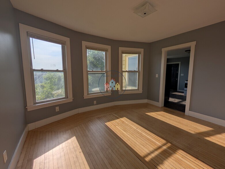 Living Room - 16 Clinton Ave