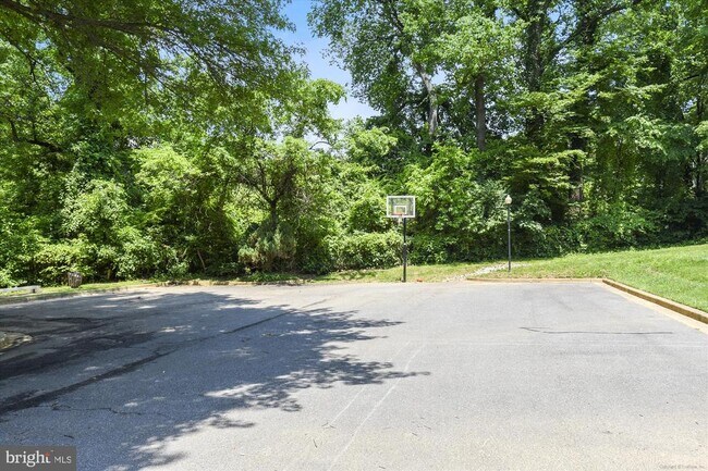 Building Photo - 7621 Tremayne Pl