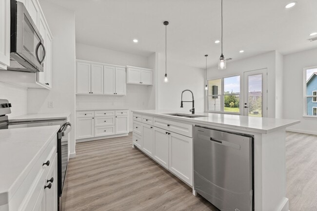 Building Photo - 256 Capetown Way