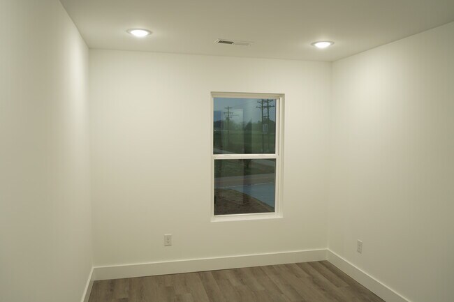 Building Photo - 781 Berry Rd