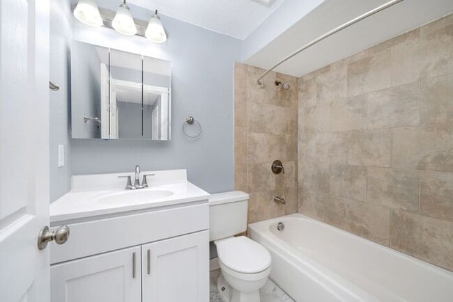 Building Photo - Cozy up in front of a fireplace in this beautiful 2bedroom!!!