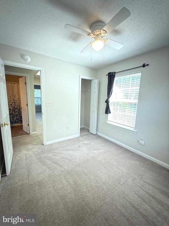 Building Photo - 110 Lakeview Ct