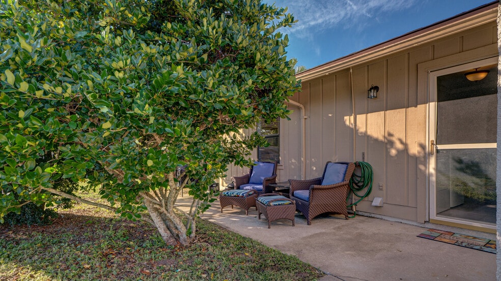 Building Photo - 117 Rio del Mar St