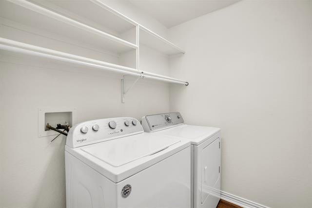 Building Photo - 1610 Mapleleaf Falls Dr