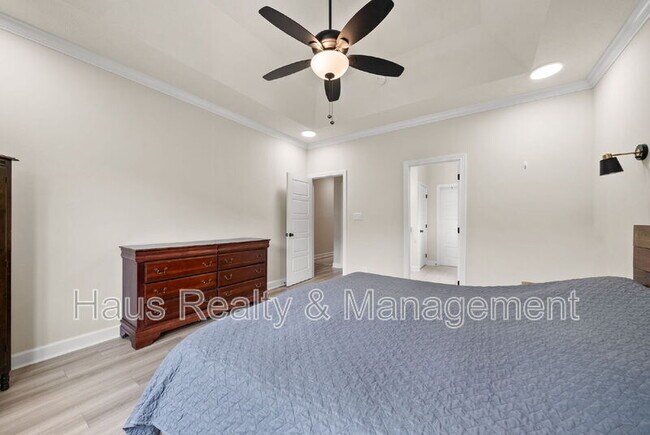 Building Photo - 433 Crestwicke Ct