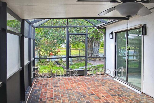 Building Photo - 4567 Brook Dr