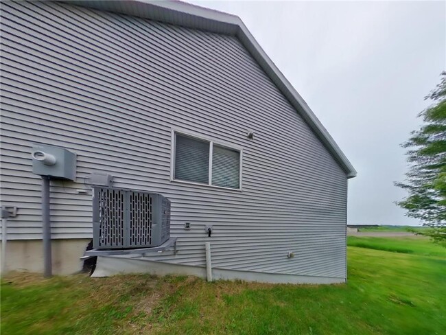 Building Photo - 24796 Superior Dr