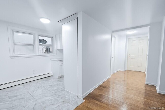 Building Photo - 308 40th St