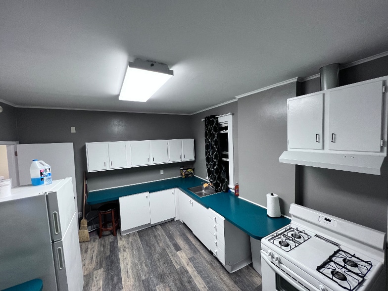 Building Photo - 135 W Market St