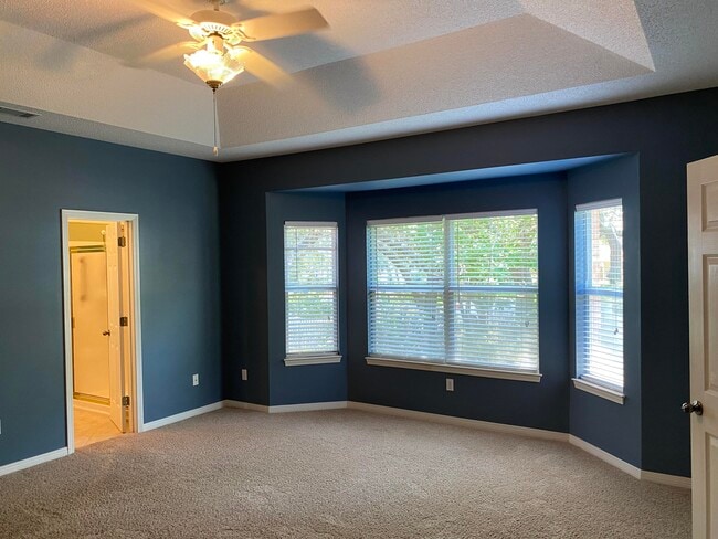 Building Photo - 2020 Plantation Oaks Dr