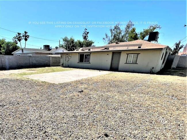 Building Photo - 1804 W Weldon Ave