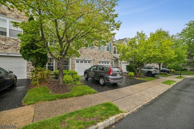 Building Photo - 46 Mayflower Dr