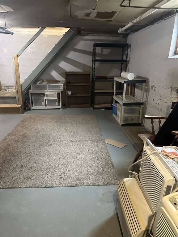 Building Photo - 33 Amsden St