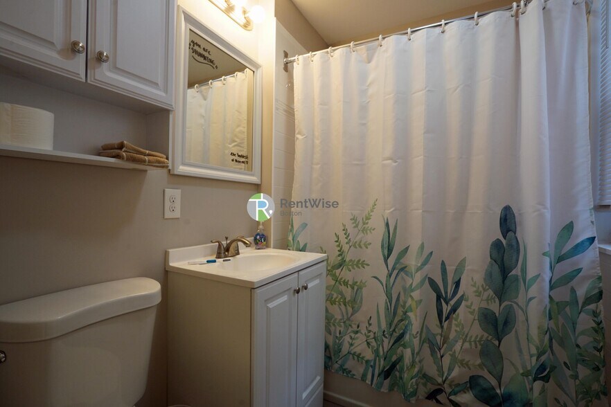 Building Photo - 4 Ashford Ct