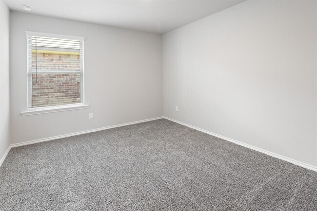 Building Photo - 2517 River Wy Dr