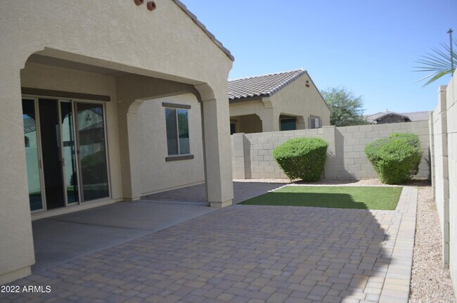Building Photo - 2834 E Aloe Pl
