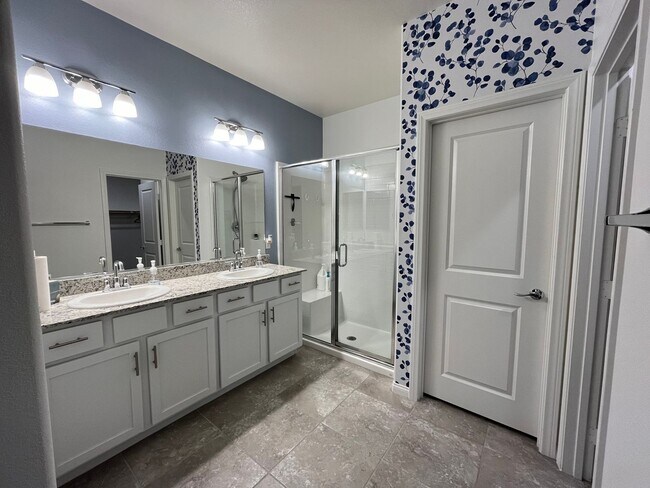 Building Photo - Lovely Single Story Home with Pool near Al...