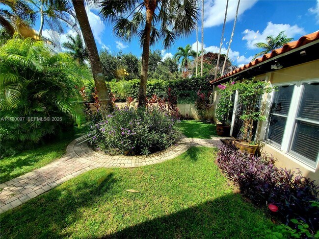 Building Photo - 339 NE 96th St