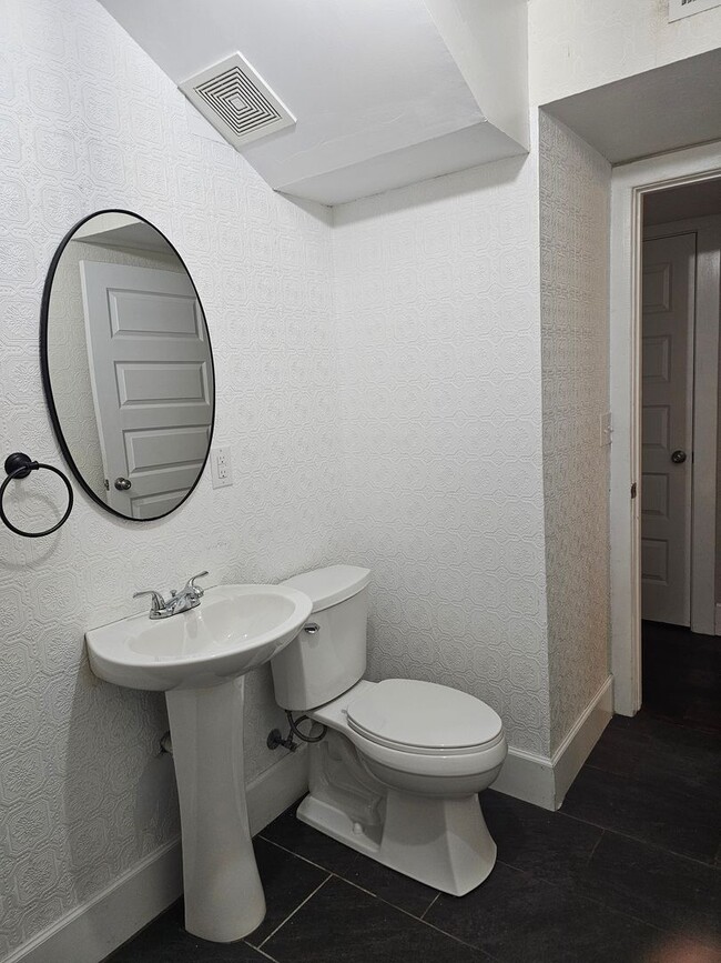 Building Photo - 2710 Hwy 348