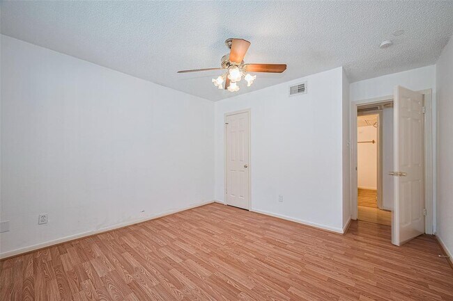 Building Photo - 1311 Antoine Dr