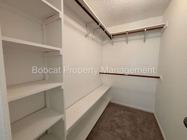 Building Photo - 3329 Somerset Way