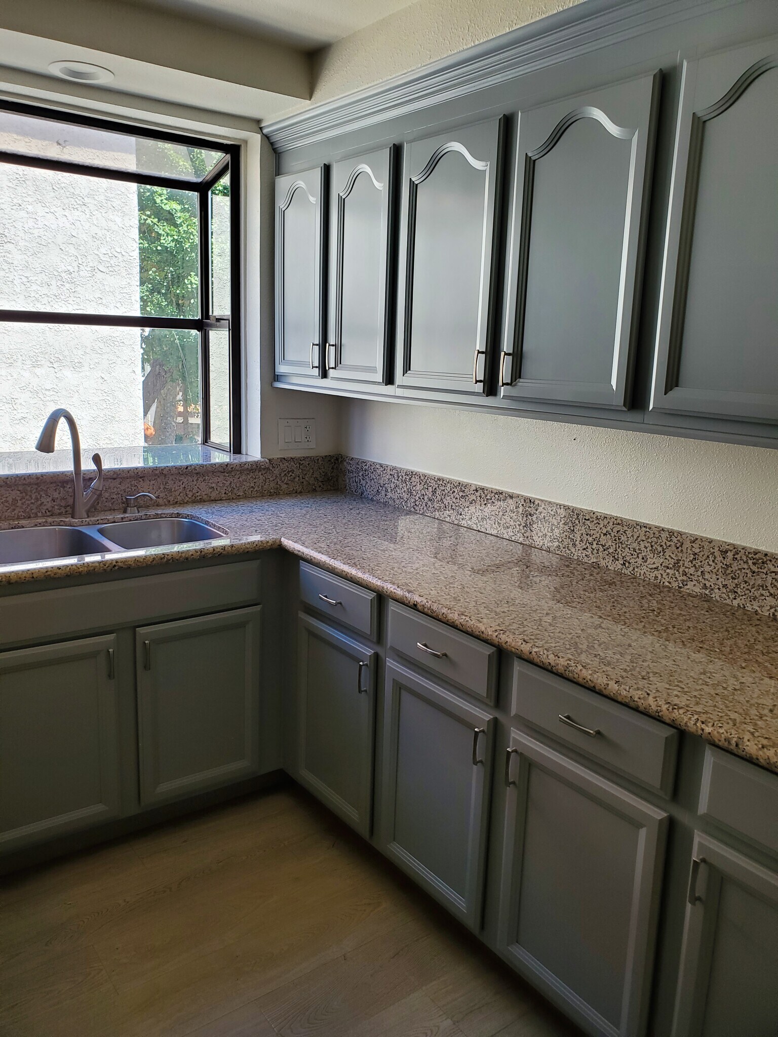 kitchen - 12330 Osborne St