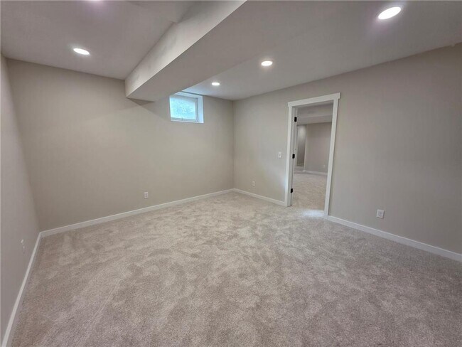 Building Photo - 8301 Lawndale Ln N