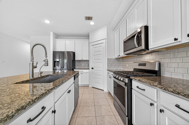 Building Photo - 16307 Rockdale Landing Dr