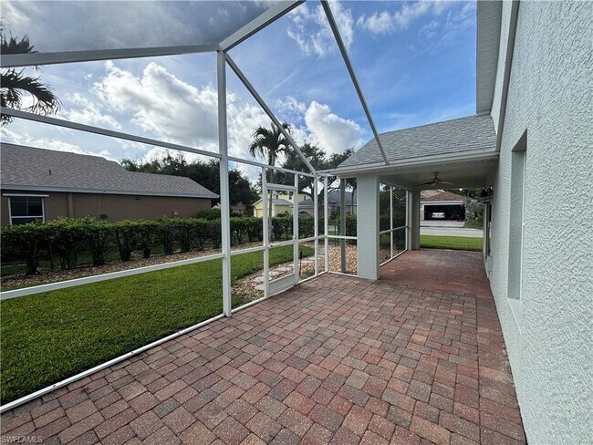 Building Photo - 9200 Middle Oak Dr