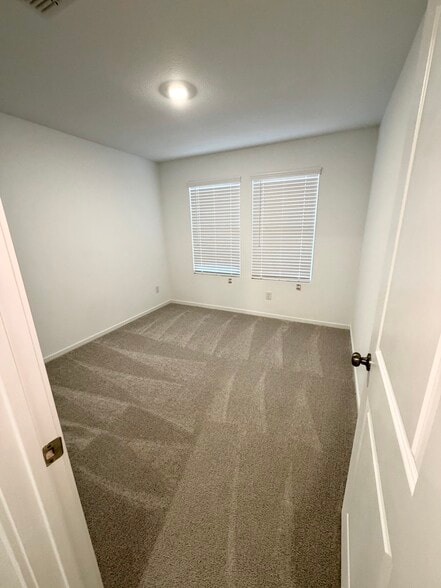 Building Photo - 3703 Oleander Pl