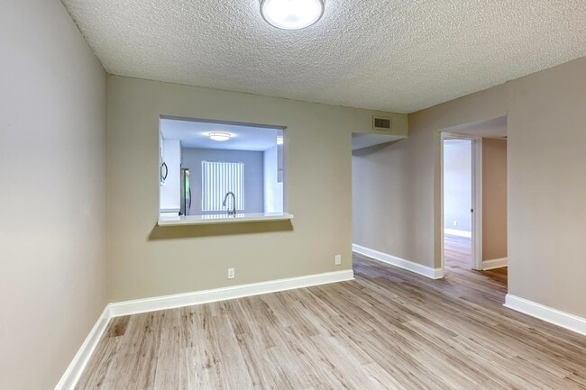 Building Photo - 240 SE 10th St