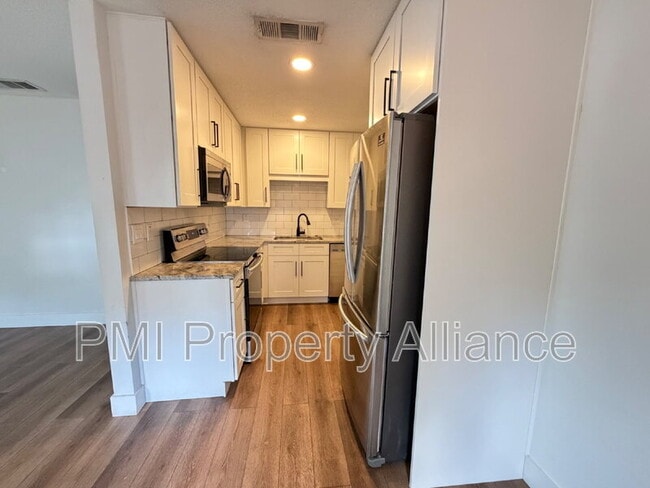 Building Photo - 2300 Elizabeth Ave