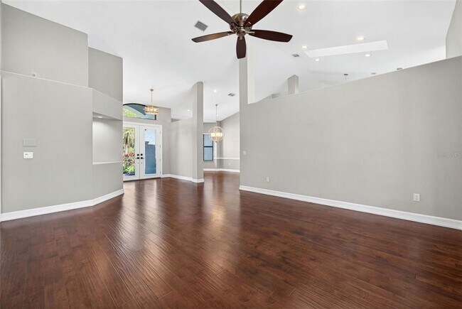 Building Photo - 8455 Woodbriar Dr