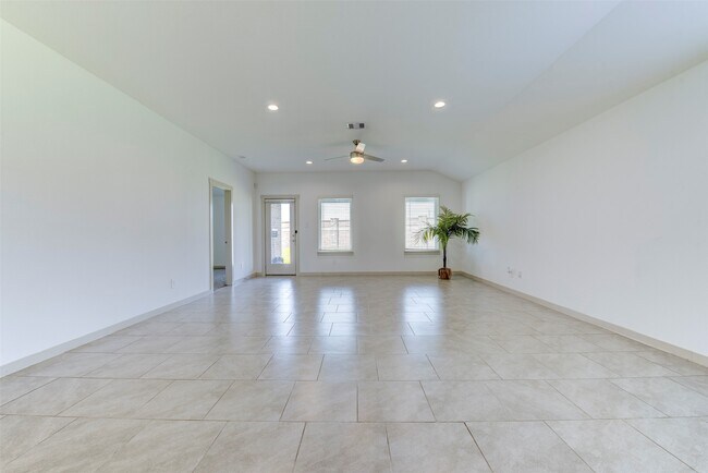 Building Photo - 29751 Cayenne Cir