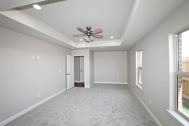 Building Photo - 4707 Carmel Ave