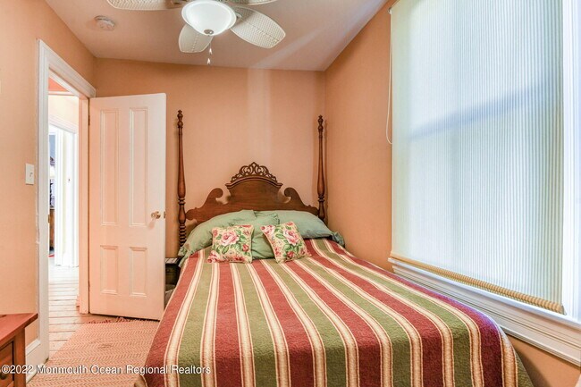 Building Photo - 14 New York Ave