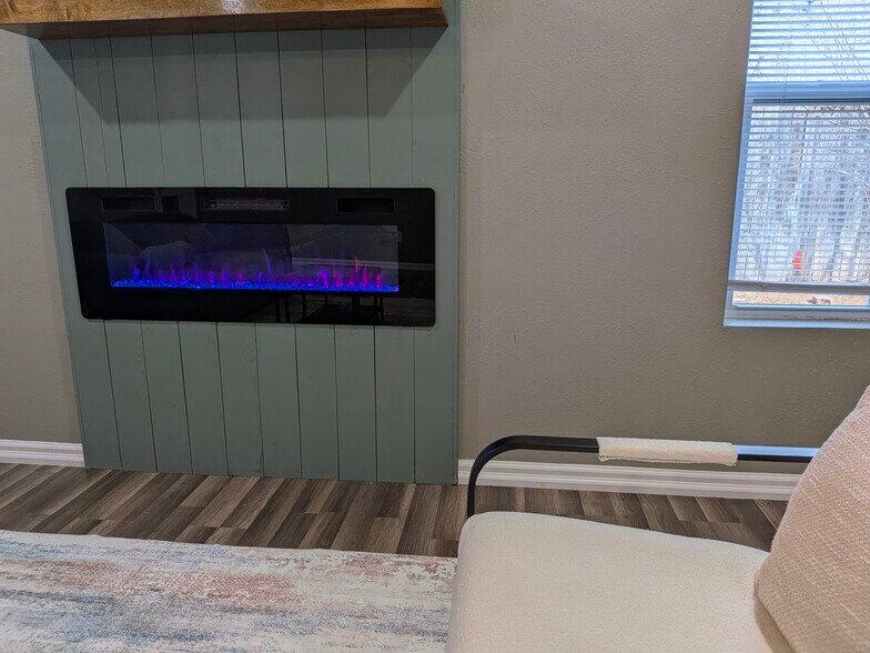 Building Photo - 1908 Janeway St