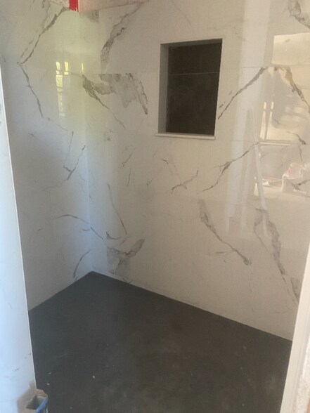 Building Photo - 46-48-48 Moulton Rd