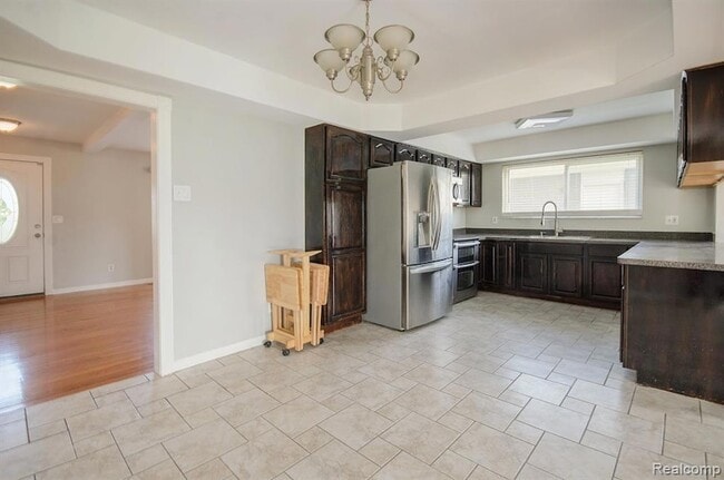 Building Photo - 37718 Douglas Ct