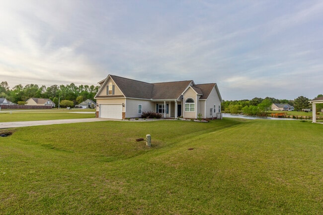 Building Photo - 301 Antioch Rd