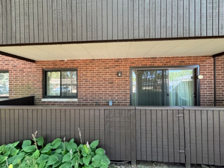 Building Photo - 484 Timber Ridge Dr